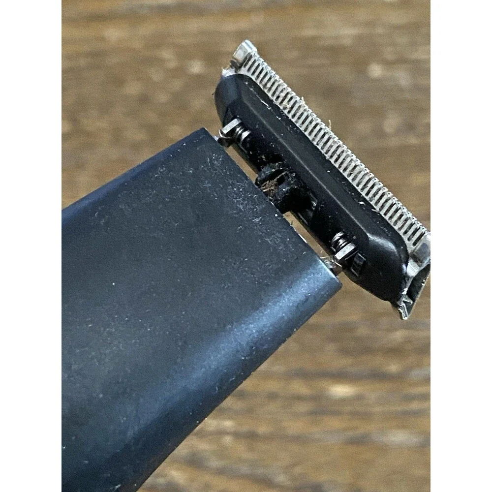 Supply Electric Beard & Body Trimmer *turns On And Works But Needs Charger*